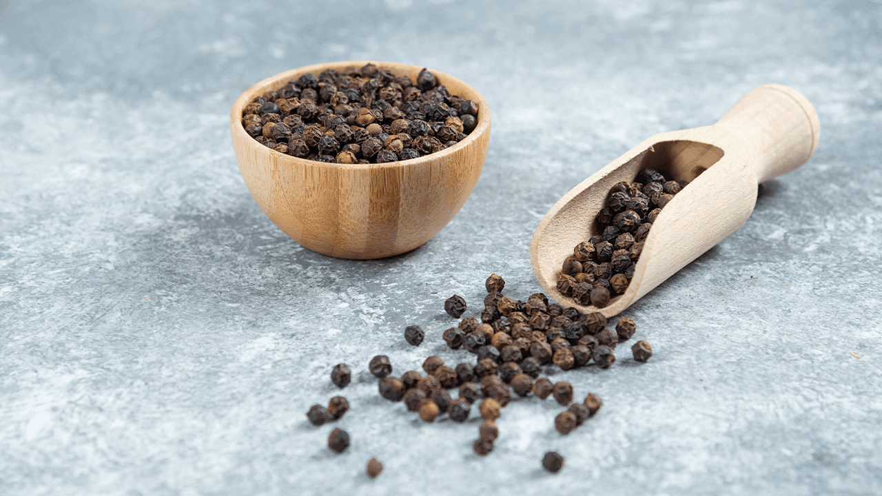 Amazing Black Pepper Benefits for Skin, Hair & Health